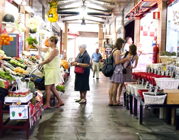 Traditionele markt van Triana in Sevilla, Spanje. — Stockfoto