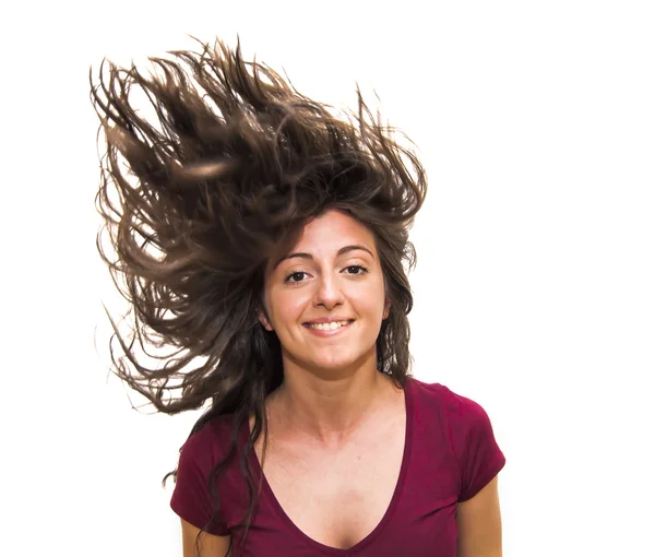 Mulher bonita tremendo seu cabelo — Fotografia de Stock