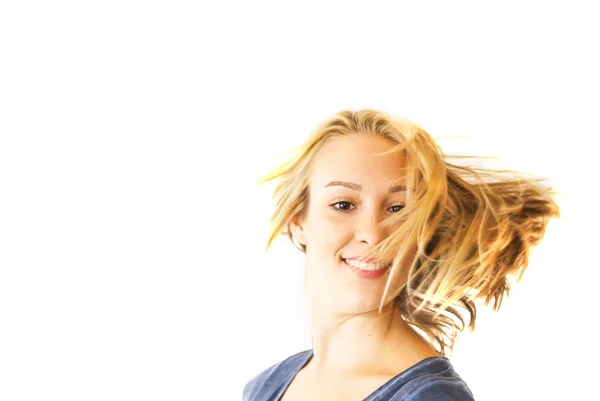 Mooie vrouw haar schudden — Stockfoto