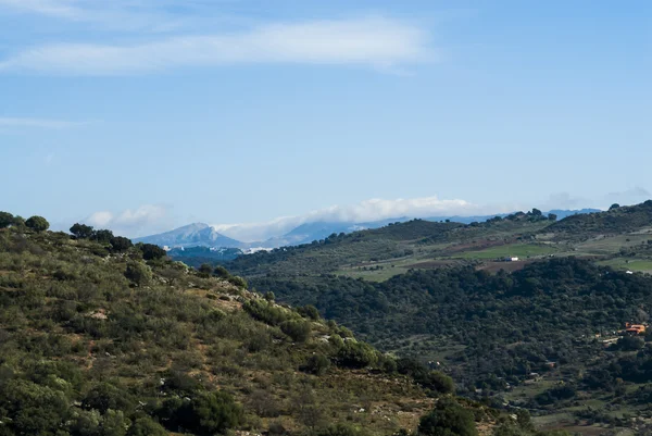 Berglandschap met panoramisch uitzicht — Stockfoto