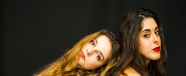 iki güzel kadın portresi 