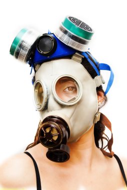 Güzel genç kadın portresi gaz maskesi