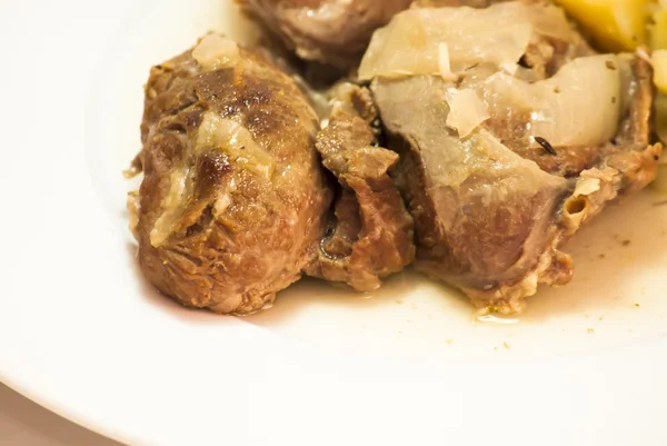 Smaczny policzki wieprzowa z ziemniakami — Zdjęcie stockowe