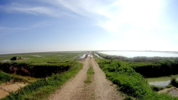 Landschaft einer desolaten Straße — Stockfoto