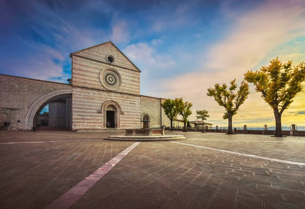 Assisi Santa Chiara Basiliek Bij Zonsondergang Perugia Umbrië Italië Europa — Stockfoto