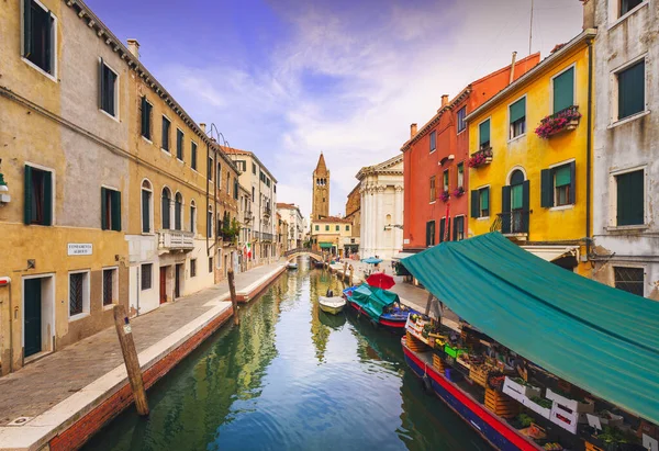 Venedik Şehir Manzarası Rio San Barnaba Kanalı Arka Planda Kamp — Stok fotoğraf