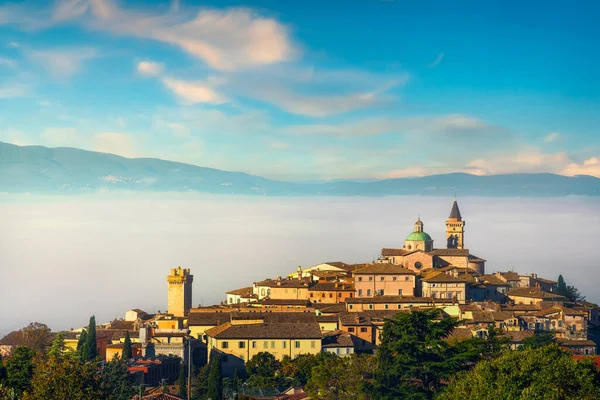 Trevi Pittoresco Villaggio Una Mattina Nebbiosa Perugia Umbria Italia Europa — Foto Stock