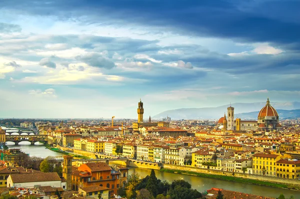 Florence naplemente légi városkép. Panoráma kilátás a Michelangel — Stock Fotó