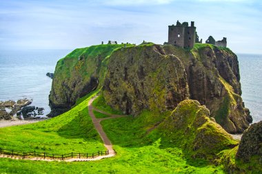Dunnottar İskoç Ortaçağ Kalesi veya kale. Sco yaylalarında