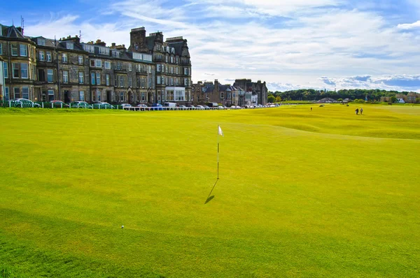 Golf st andrews staré hřiště odkazy. Most otvor 18. Skotsko. — Stock fotografie