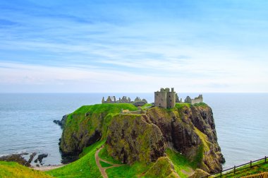 Dunnottar İskoç Ortaçağ Kalesi veya kale. Sco yaylalarında
