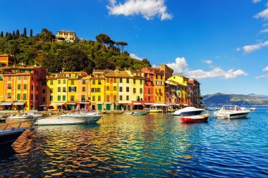 Portofino lüks Köyü Simgesel Yapı, bay harbor görünümü. Liguria, Ita