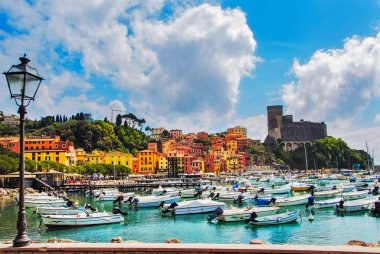 Lerici, liman ve köy. Cinque terre, Ligury İtalya