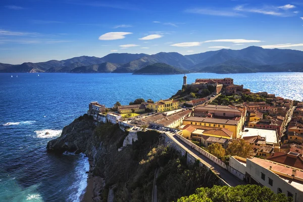 Isla Elba, vista aérea de Portoferraio. Faro y fuerte. Tusc. —  Fotos de Stock