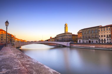 Pisa, Arno Nehri, Ponte di Mezzo Köprüsü. Lungarno görünümü. Tuscany,