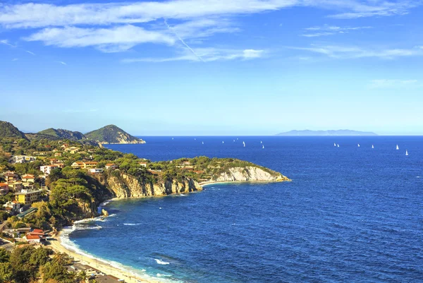 Ilha de Elba, Portoferraio Sansone costa de praia branca. Toscana, É — Fotografia de Stock