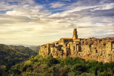Toskana pitigliano ortaçağ köyü panorama manzara. İtalya