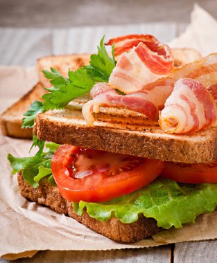 Sıcak büyük sandviç