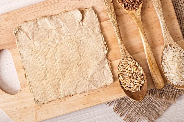 Oud papier en houten gebruiksvoorwerpen voor de keuken, papier menu — Stockfoto