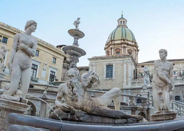 Piazza Pretoria ou Piazza della Vergogna, Palermo, Sicília, Itália — Fotografia de Stock