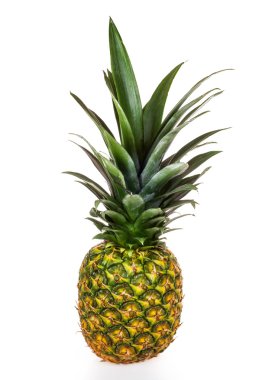 Beyaz üzerine izole edilmiş ananas