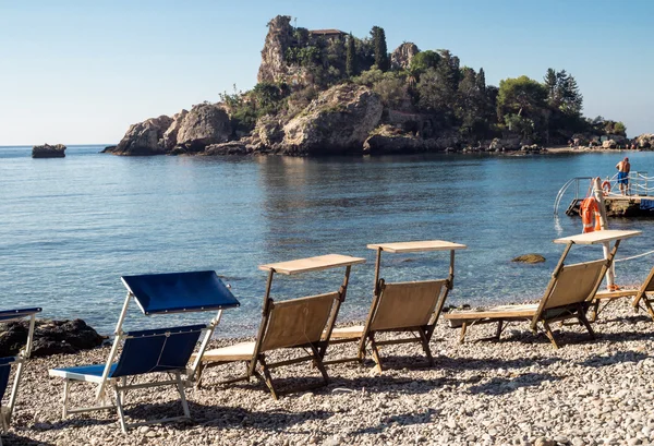 Isola Bella (Beautiful island) är en liten ö nära Taormina — Stockfoto