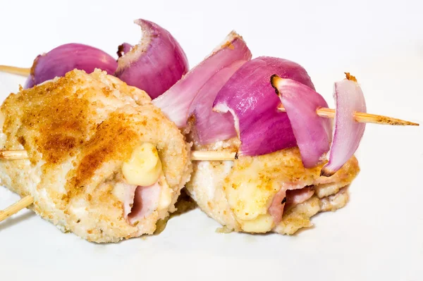 Deliciosos rollos de pollo rellenos —  Fotos de Stock
