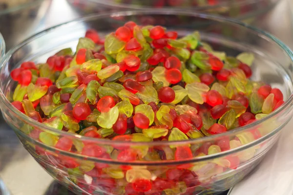 Dolci caramelle zuccherate su un tavolo del negozio Street Market — Foto Stock