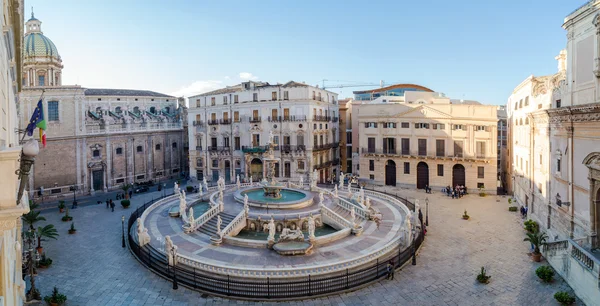 광장 프리토리아 또는 피아 자 델라 Vergogna, 창백의 — 스톡 사진