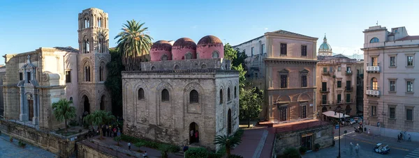 Vue panoramique de Palerme avec église San Cataldo, Sicile — Photo