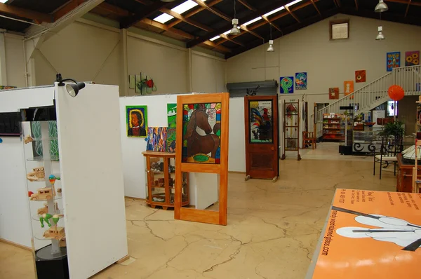 达加维尔镇的艺术画廊内部 — 图库照片