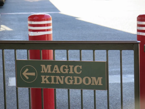 Magic Kingdom firmar en febrero 11, 2015 en Orlando - Florida — Foto de Stock