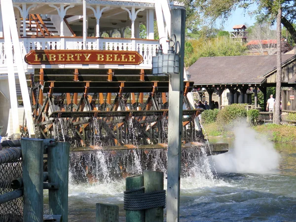 Liberty Belle schip op Magic Kingdom in de dag op 11 februari, 2 — Stockfoto