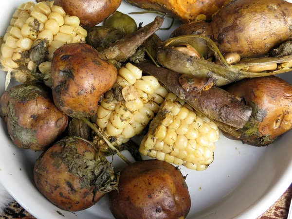 Comida tradicional peruana llamada Pachamanca — Foto de Stock
