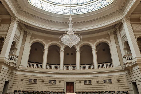 Lviv Ukraine 2021年4月4日 イワン フランコ大学の議会ホール ガリシア セイムの建物だ ガラス天井 — ストック写真