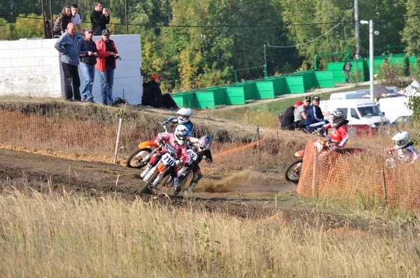 Campeonato de Rusia de Motocross entre motocicletas y vehículos todo terreno —  Fotos de Stock