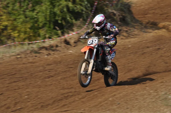 Campeonato de Rusia de Motocross entre motocicletas y vehículos todo terreno — Foto de Stock