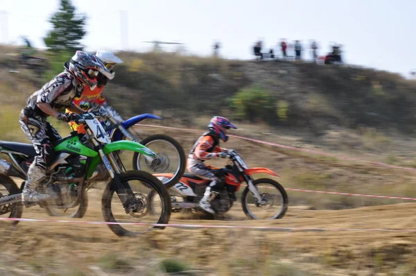 Campeonato de Rusia de Motocross entre motocicletas y vehículos todo terreno —  Fotos de Stock