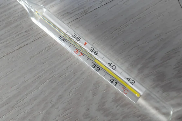 Termometr Wysokim Zbliżeniem Temperatury — Zdjęcie stockowe