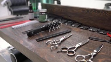 Berber aksesuarları makasları kapatın.