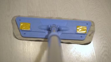 Paspas zemin üst manzarasını yıkar..