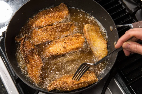 Poêle Filet Poisson Cuire Maison Sur Une Cuisinière — Photo