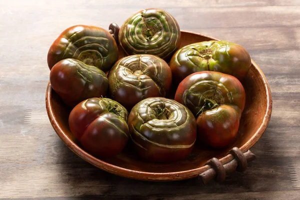 Ekologiska Tomater Till Salu Tomat Höll Handen Organisk Trädgårdskoncept — Stockfoto