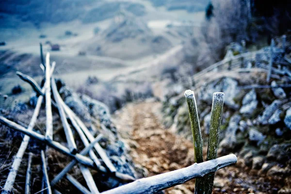Горный пейзаж осенью замерзает утром - Fundatura Pono — стоковое фото