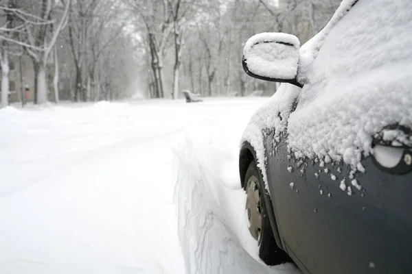 Vehicle covered with snow — Stock Photo, Image