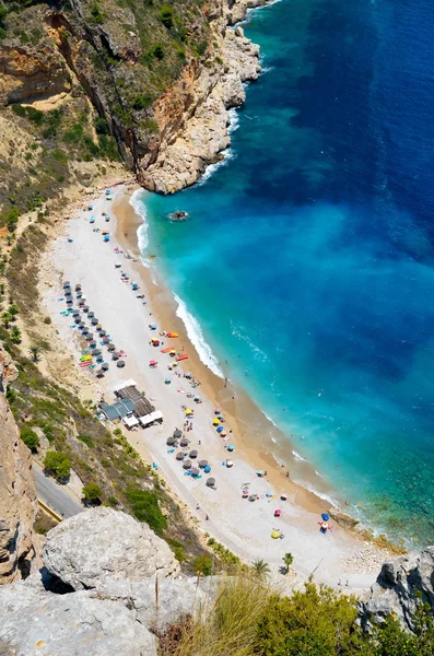 Praia do Mediterrâneo no verão — Fotografia de Stock