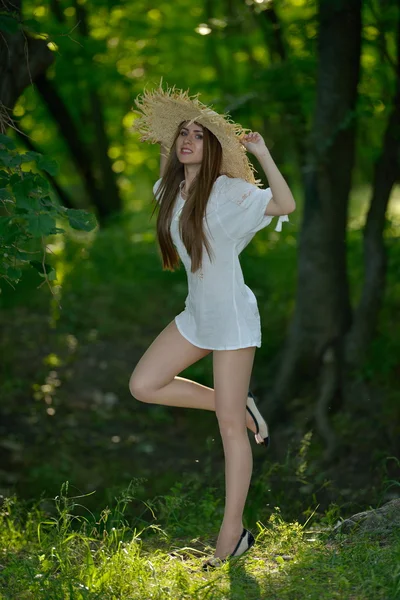 Young woman outdoors — Zdjęcie stockowe