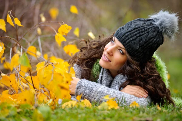 Retrato de mujer joven — Foto de Stock