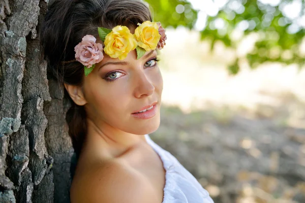 Retrato de una hermosa joven —  Fotos de Stock