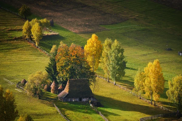 Berglandschap in de herfst — Stockfoto